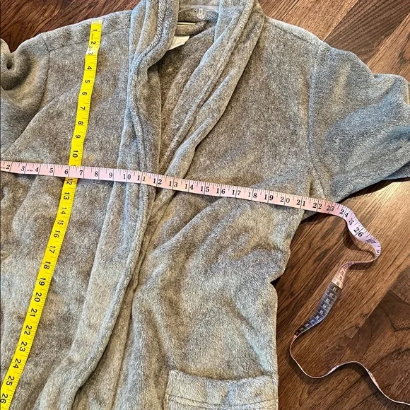 Pottery Barn Plush Gray Green Tan Bathrobe - Picture 8 of 11